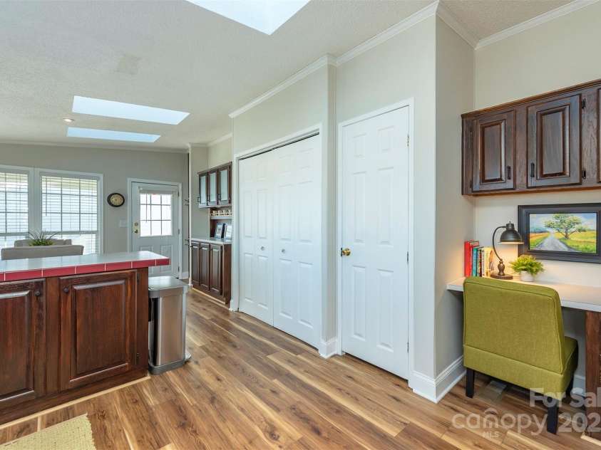 428 Riverwind Drive, Hendersonville, NC 28739.  MLS# CAR4331015, YatesRealty ID 2019. 