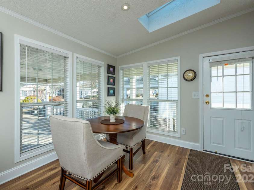 428 Riverwind Drive, Hendersonville, NC 28739.  MLS# CAR4331015, YatesRealty ID 2019. 