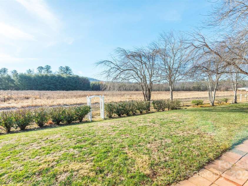 428 Riverwind Drive, Hendersonville, NC 28739.  MLS# CAR4331015, YatesRealty ID 2019. 