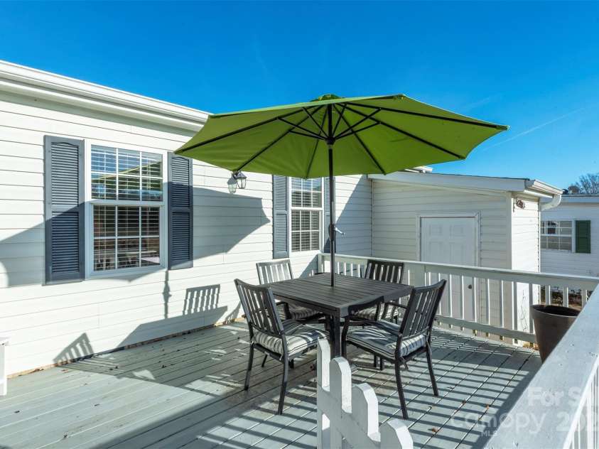 428 Riverwind Drive, Hendersonville, NC 28739.  MLS# CAR4331015, YatesRealty ID 2019. 
