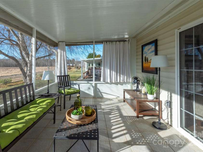 428 Riverwind Drive, Hendersonville, NC 28739.  MLS# CAR4331015, YatesRealty ID 2019. 