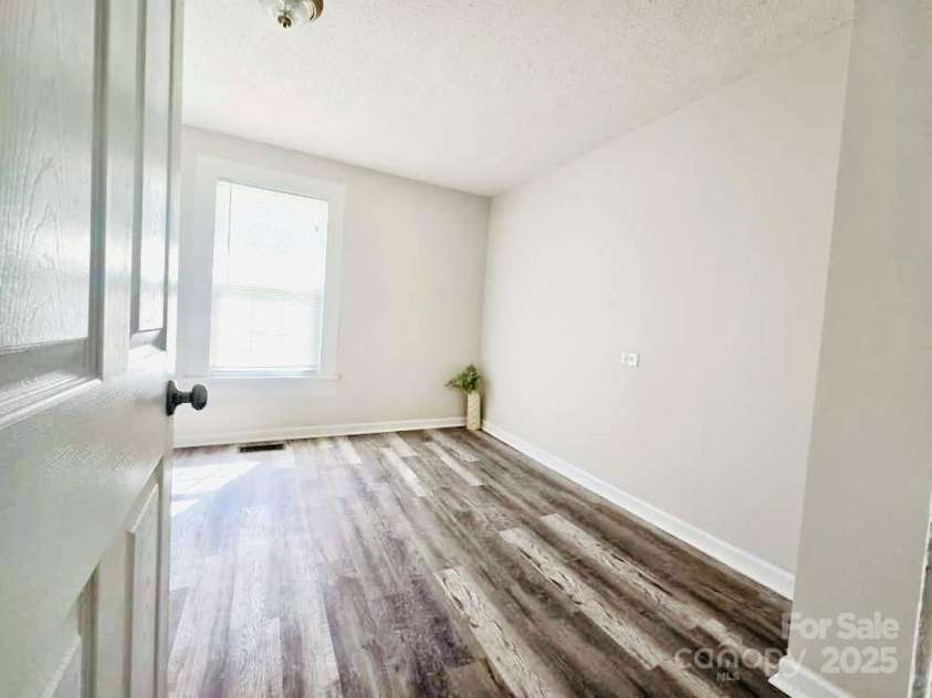 825 Margate Avenue, Kannapolis, NC 28081.  MLS# CAR4306099, YatesRealty ID 2019. 