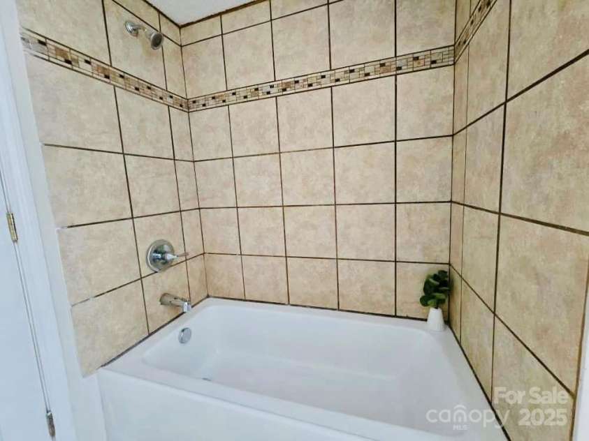 825 Margate Avenue, Kannapolis, NC 28081.  MLS# CAR4306099, YatesRealty ID 2019. 