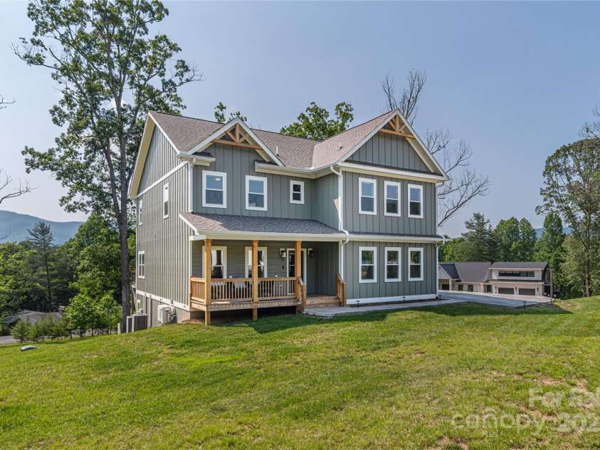 17 Baxter Woods Lane, Candler, NC 28715.  MLS# CAR4267749, YatesRealty ID 20190. 