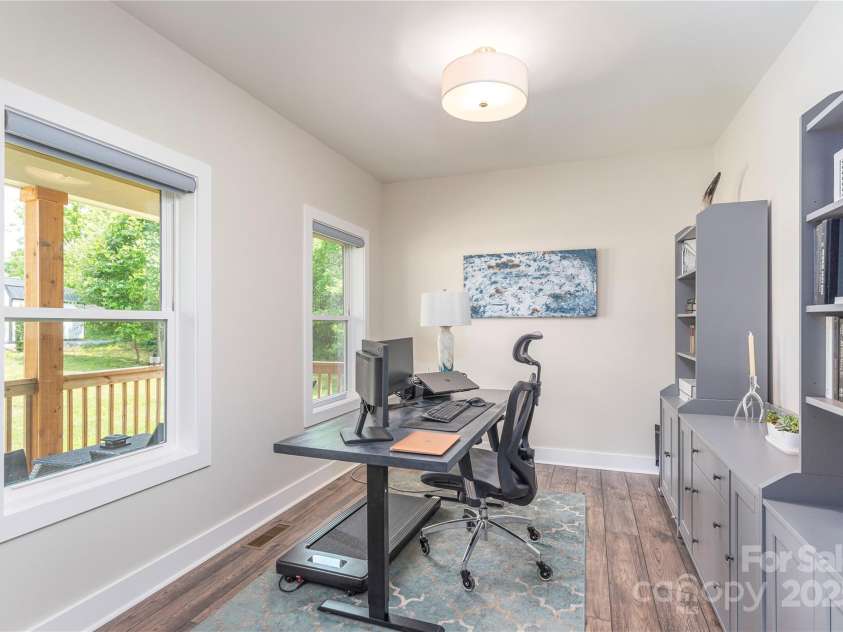 17 Baxter Woods Lane, Candler, NC 28715.  MLS# CAR4267749, YatesRealty ID 20190. 