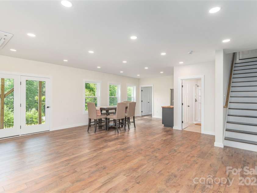 17 Baxter Woods Lane, Candler, NC 28715.  MLS# CAR4267749, YatesRealty ID 20190. 