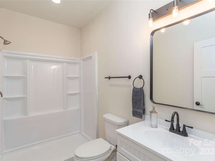 17 Baxter Woods Lane, Candler, NC 28715.  MLS# CAR4267749, YatesRealty ID 20190. 