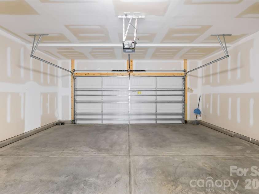 3823 Dahlia Drive, Harrisburg, NC 28075.  MLS# CAR4372342, YatesRealty ID 20191. 