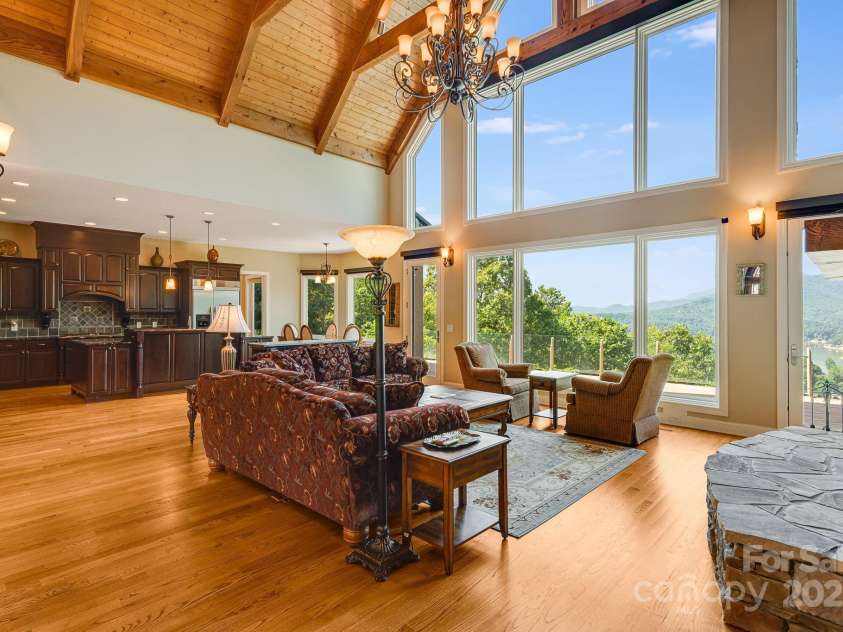 122 Eagles Crest Way, Lake Lure, NC 28746.  MLS# CAR4268274, YatesRealty ID 20192. 