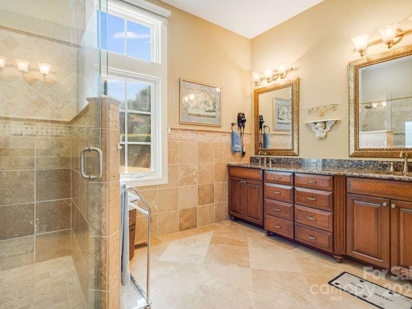 122 Eagles Crest Way, Lake Lure, NC 28746.  MLS# CAR4268274, YatesRealty ID 20192. 
