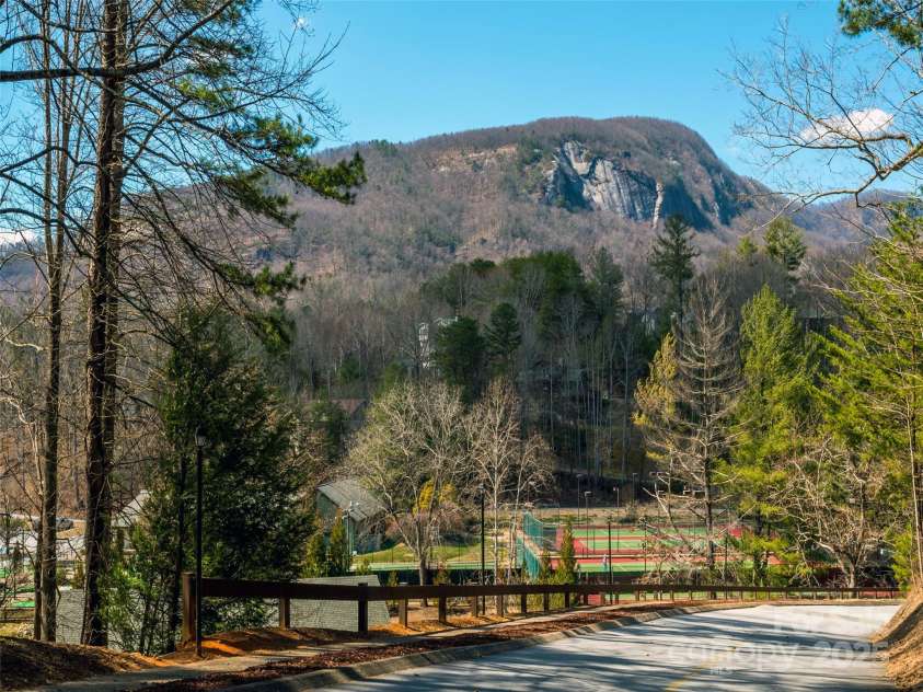 122 Eagles Crest Way, Lake Lure, NC 28746.  MLS# CAR4268274, YatesRealty ID 20192. Rumbling Bald On Lake Lure Community Amenities