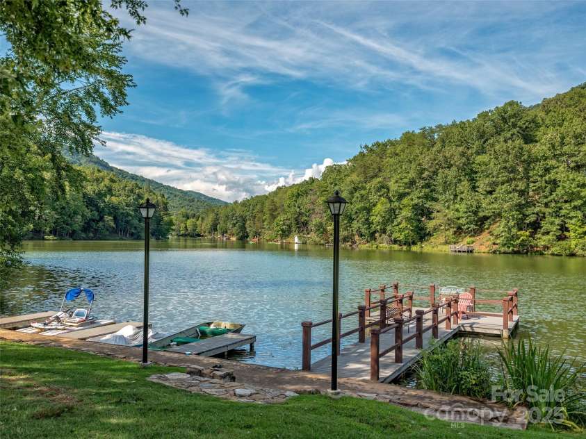 122 Eagles Crest Way, Lake Lure, NC 28746.  MLS# CAR4268274, YatesRealty ID 20192. Rumbling Bald On Lake Lure Community Amenities