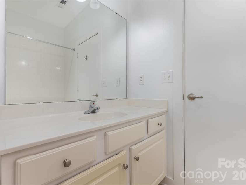 772 Cotton Gin Alley, Davidson, NC 28036.  MLS# CAR4334928, YatesRealty ID 20192. 