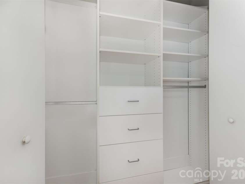 772 Cotton Gin Alley, Davidson, NC 28036.  MLS# CAR4334928, YatesRealty ID 20192. 