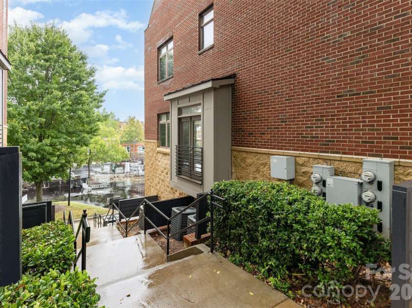 772 Cotton Gin Alley, Davidson, NC 28036.  MLS# CAR4334928, YatesRealty ID 20192. 
