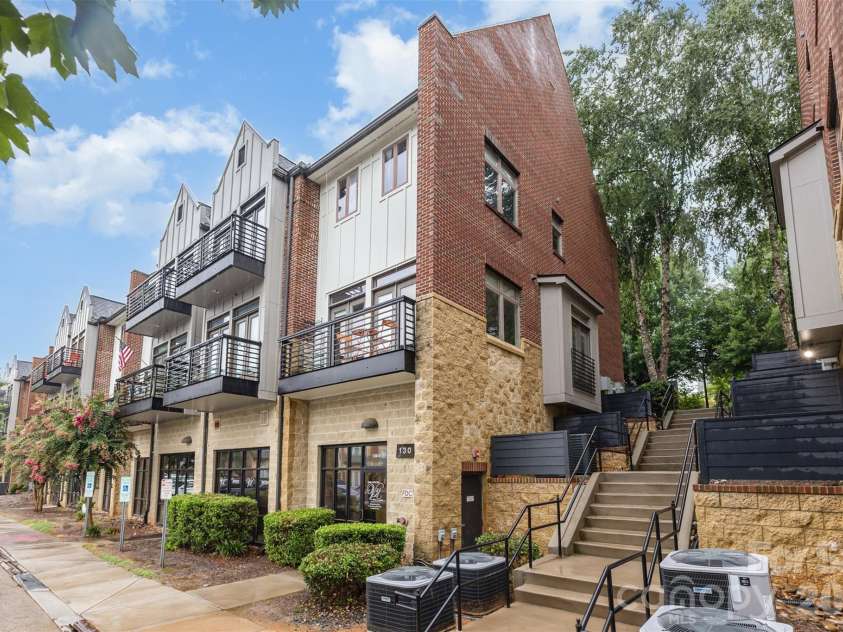 772 Cotton Gin Alley, Davidson, NC 28036.  MLS# CAR4334928, YatesRealty ID 20192. 