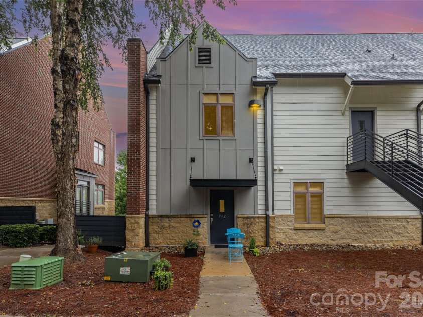 772 Cotton Gin Alley, Davidson, NC 28036.  MLS# CAR4334928, YatesRealty ID 20192. 