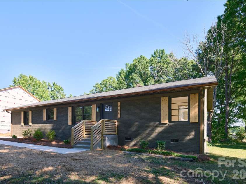 408 Midway Drive, Indian Trail, NC 28079.  MLS# CAR4379243, YatesRealty ID 20193. 