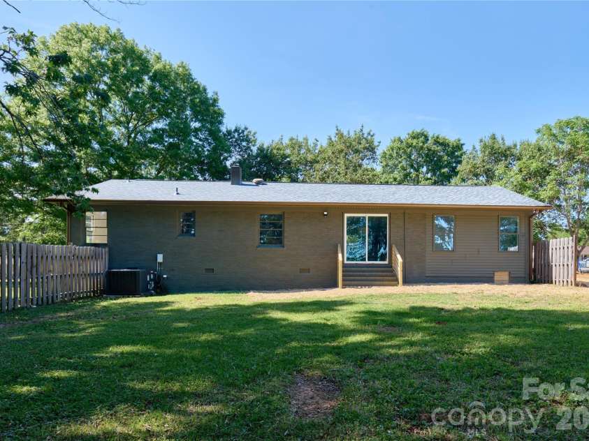 408 Midway Drive, Indian Trail, NC 28079.  MLS# CAR4379243, YatesRealty ID 20193. 