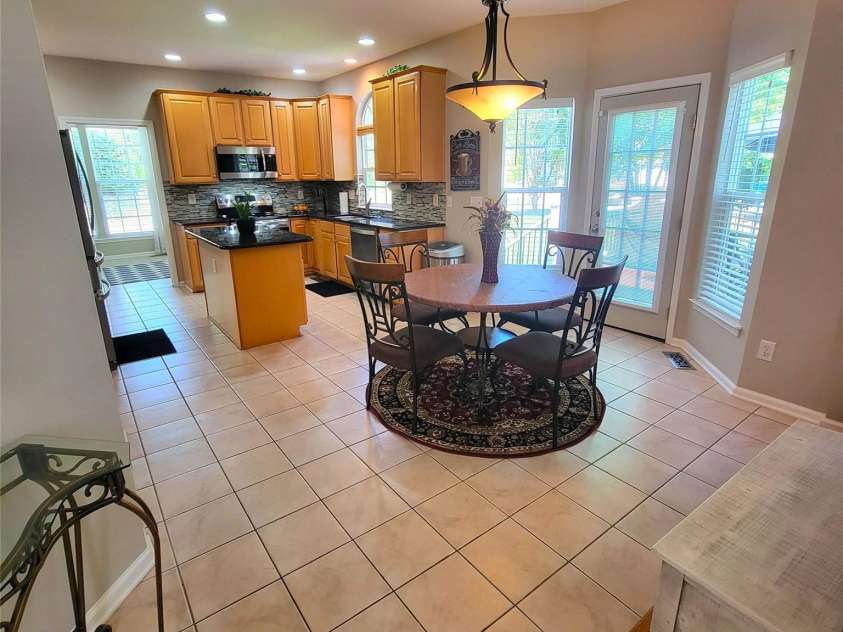 9310 Autumn Applause Drive, Charlotte, NC 28277.  MLS# CAR4366410, YatesRealty ID 20194. 