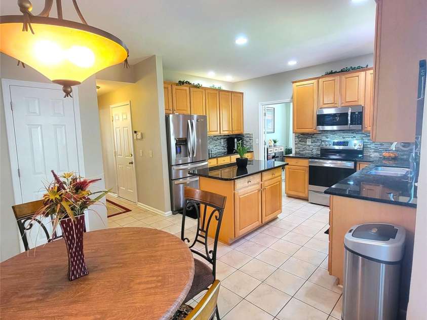9310 Autumn Applause Drive, Charlotte, NC 28277.  MLS# CAR4366410, YatesRealty ID 20194. 