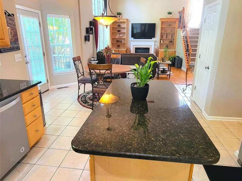9310 Autumn Applause Drive, Charlotte, NC 28277.  MLS# CAR4366410, YatesRealty ID 20194. 