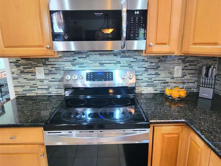9310 Autumn Applause Drive, Charlotte, NC 28277.  MLS# CAR4366410, YatesRealty ID 20194. 