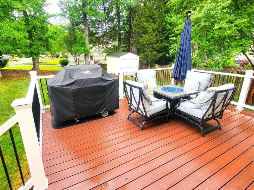 9310 Autumn Applause Drive, Charlotte, NC 28277.  MLS# CAR4366410, YatesRealty ID 20194. 