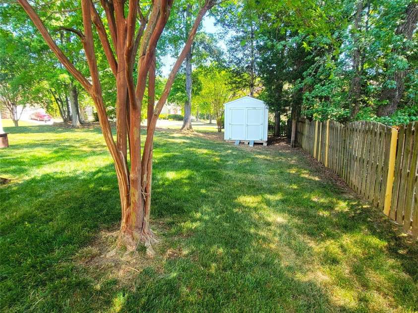 9310 Autumn Applause Drive, Charlotte, NC 28277.  MLS# CAR4366410, YatesRealty ID 20194. 