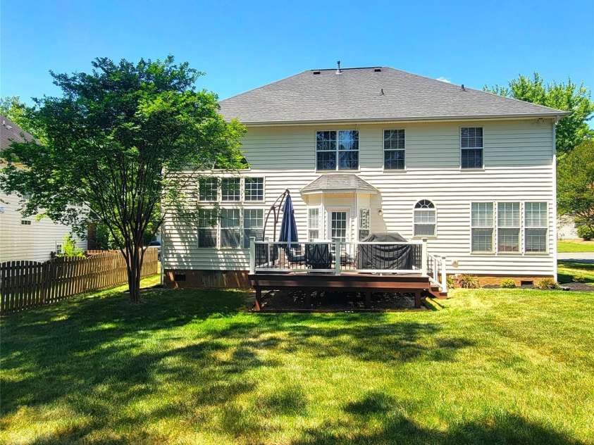 9310 Autumn Applause Drive, Charlotte, NC 28277.  MLS# CAR4366410, YatesRealty ID 20194. 