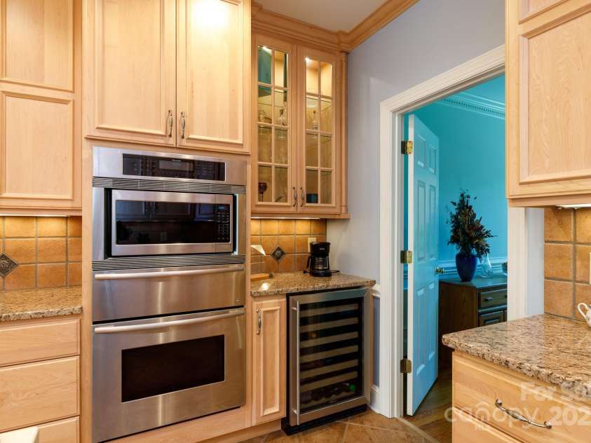 9901 Pallisers Terrace, Charlotte, NC 28210.  MLS# CAR4263147, YatesRealty ID 20194. 