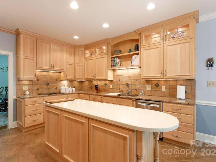 9901 Pallisers Terrace, Charlotte, NC 28210.  MLS# CAR4263147, YatesRealty ID 20194. 