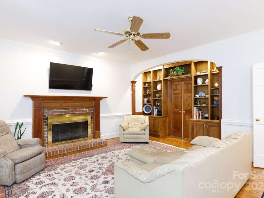9901 Pallisers Terrace, Charlotte, NC 28210.  MLS# CAR4263147, YatesRealty ID 20194. 
