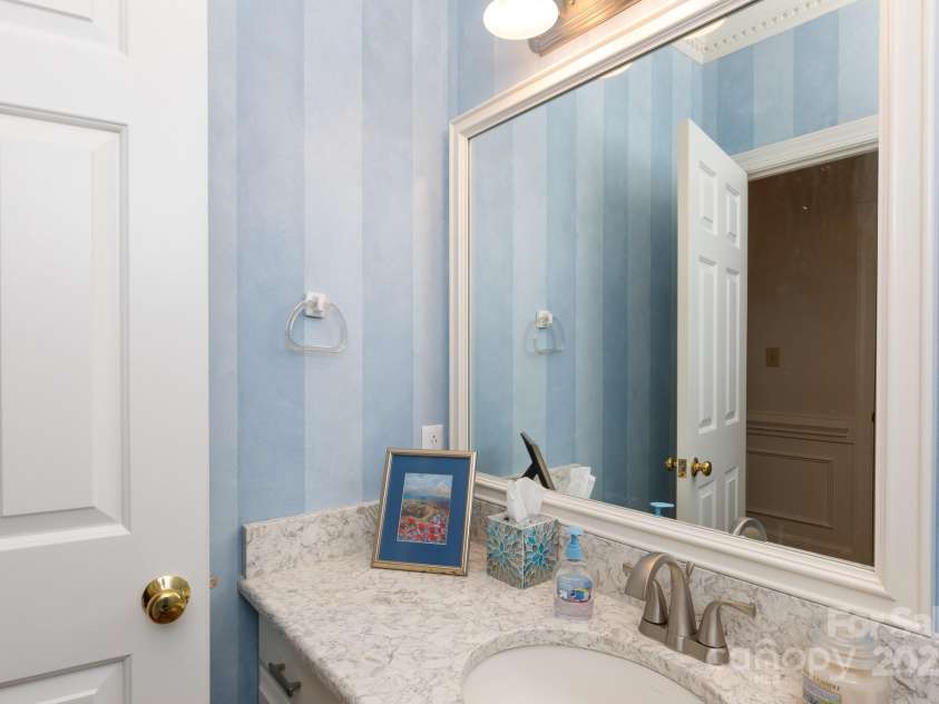 9901 Pallisers Terrace, Charlotte, NC 28210.  MLS# CAR4263147, YatesRealty ID 20194. 
