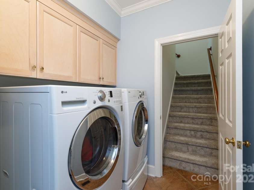 9901 Pallisers Terrace, Charlotte, NC 28210.  MLS# CAR4263147, YatesRealty ID 20194. 