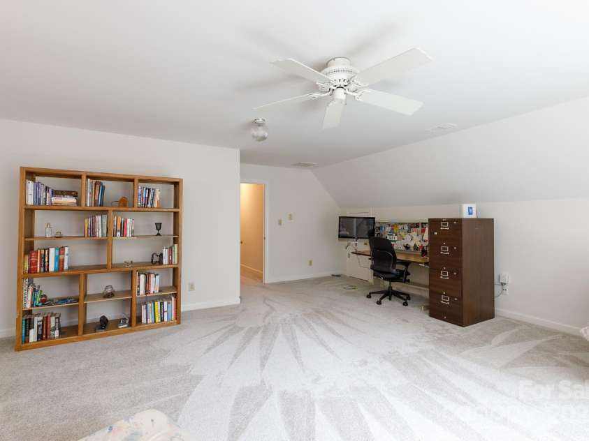 9901 Pallisers Terrace, Charlotte, NC 28210.  MLS# CAR4263147, YatesRealty ID 20194. 