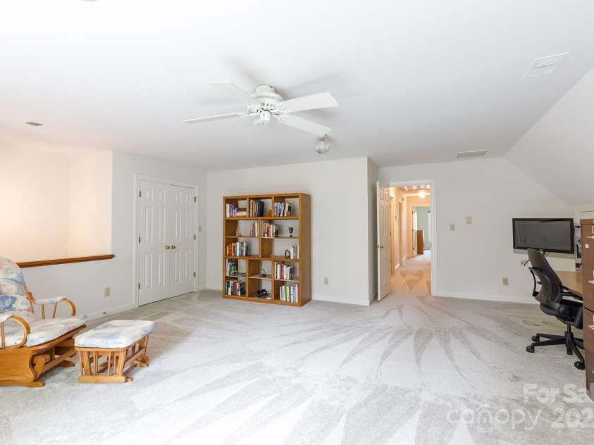 9901 Pallisers Terrace, Charlotte, NC 28210.  MLS# CAR4263147, YatesRealty ID 20194. 