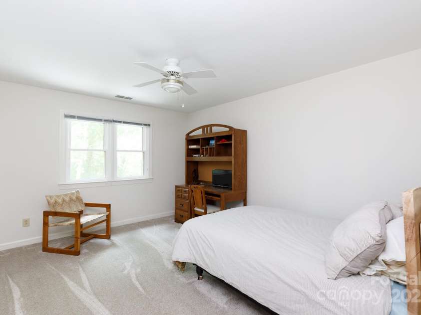 9901 Pallisers Terrace, Charlotte, NC 28210.  MLS# CAR4263147, YatesRealty ID 20194. 
