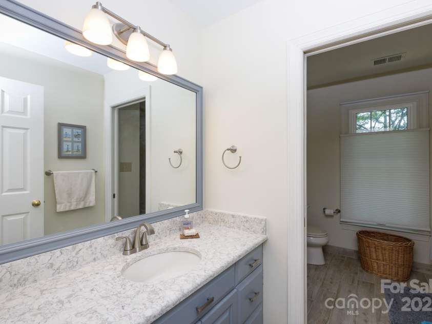 9901 Pallisers Terrace, Charlotte, NC 28210.  MLS# CAR4263147, YatesRealty ID 20194. 