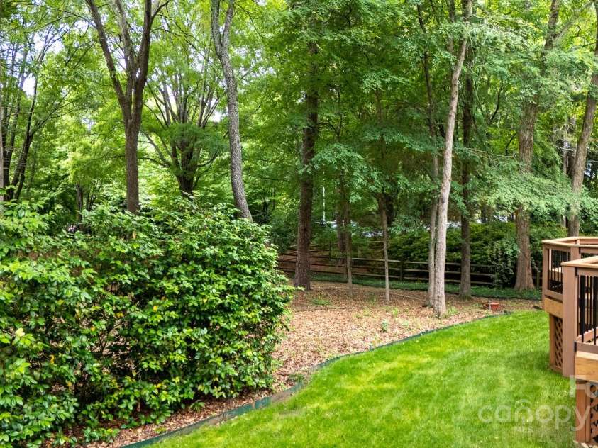 9901 Pallisers Terrace, Charlotte, NC 28210.  MLS# CAR4263147, YatesRealty ID 20194. 