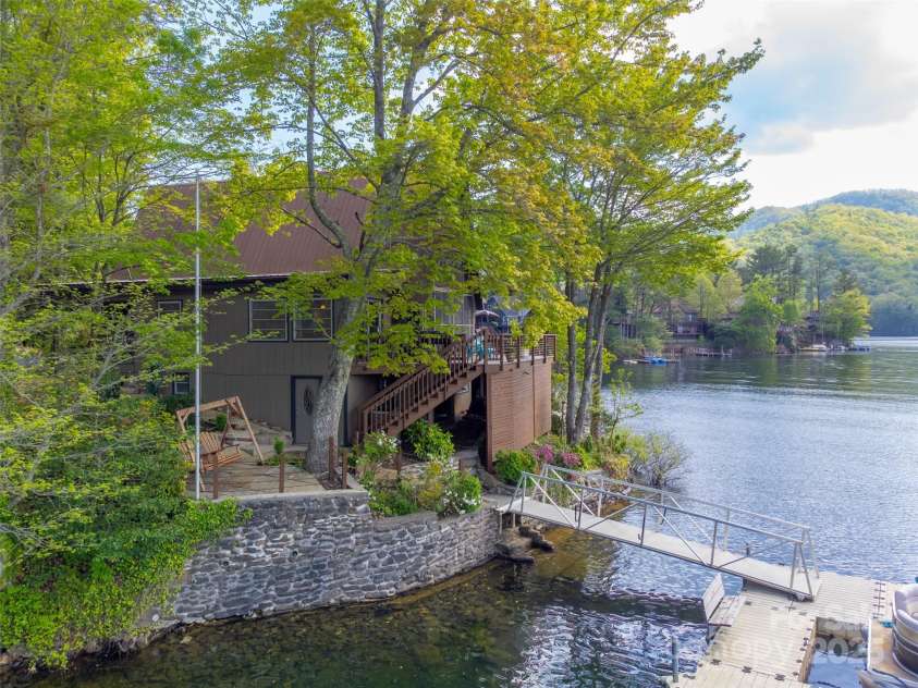 214 Sequoyah Trail, Robbinsville, NC 28771.  MLS# CAR4259902, YatesRealty ID 20195. 