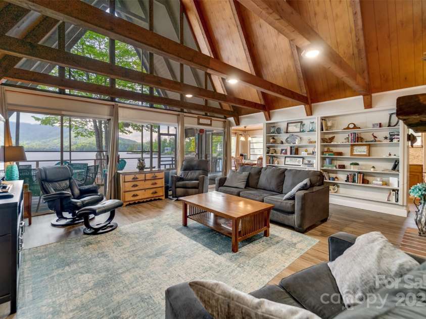 214 Sequoyah Trail, Robbinsville, NC 28771.  MLS# CAR4259902, YatesRealty ID 20195. 