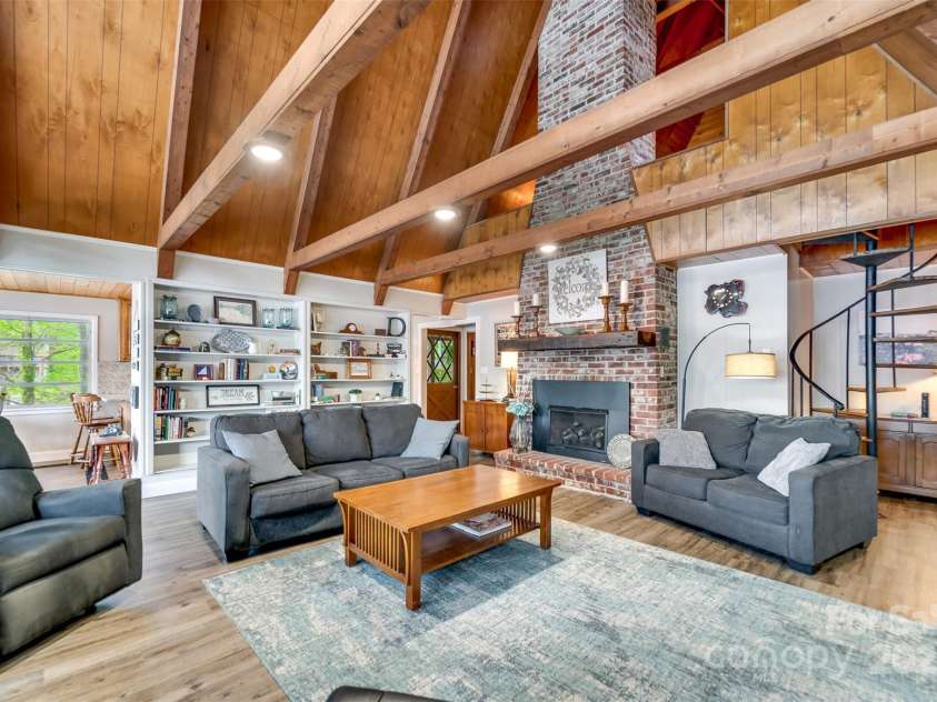 214 Sequoyah Trail, Robbinsville, NC 28771.  MLS# CAR4259902, YatesRealty ID 20195. 