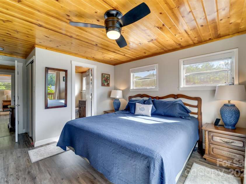 214 Sequoyah Trail, Robbinsville, NC 28771.  MLS# CAR4259902, YatesRealty ID 20195. 