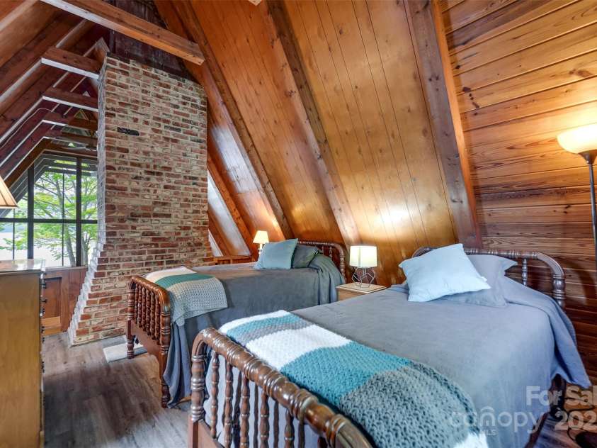 214 Sequoyah Trail, Robbinsville, NC 28771.  MLS# CAR4259902, YatesRealty ID 20195. 