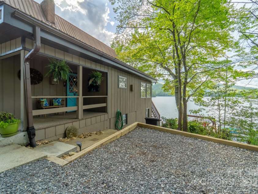 214 Sequoyah Trail, Robbinsville, NC 28771.  MLS# CAR4259902, YatesRealty ID 20195. 