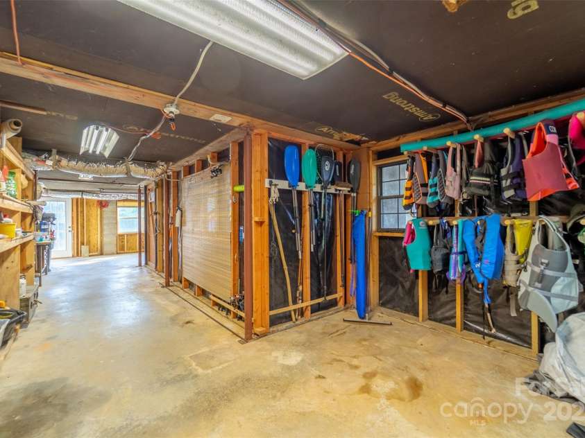 214 Sequoyah Trail, Robbinsville, NC 28771.  MLS# CAR4259902, YatesRealty ID 20195. 