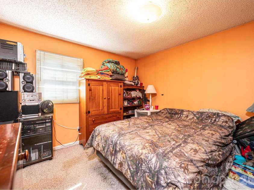 3229 15th Avenue, Conover, NC 28613.  MLS# CAR4364838, YatesRealty ID 20195. 
