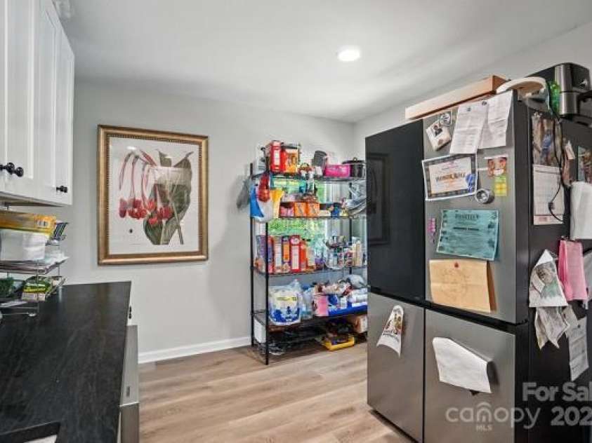 1215 Cardinal Drive, Gastonia, NC 28052.  MLS# CAR4259532, YatesRealty ID 20196. 