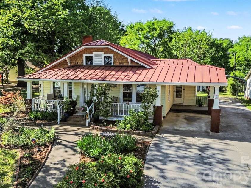 510 Winecoff School Road, Concord, NC 28027.  MLS# CAR4368133, YatesRealty ID 20196. 